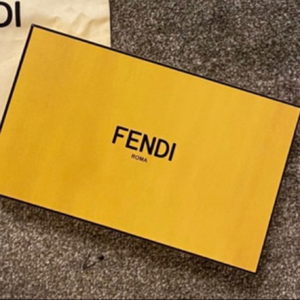 FENDI BOX 💛 - Picture 2 of 2
